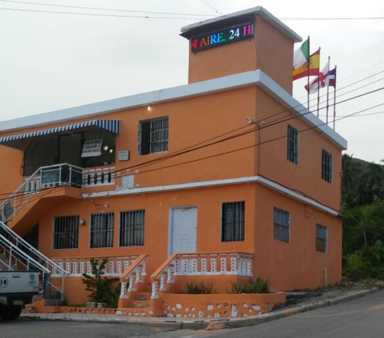 Dona Cornelia Hotel Los Patos Exterior photo